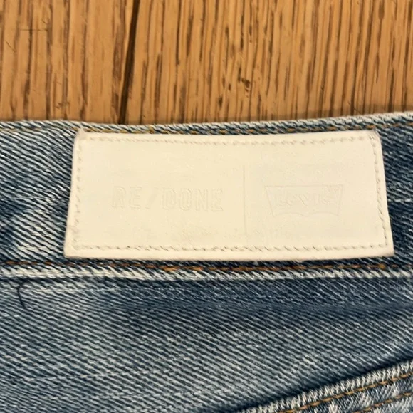 Re/Done 70s Wide Leg Levis Size 25